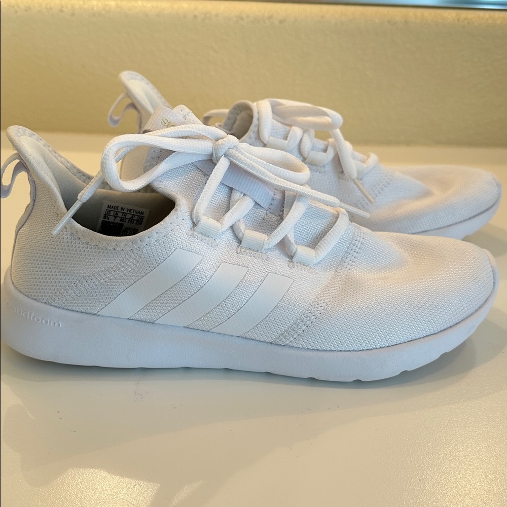 New Adidas White Cloudfoam Women’s Athletic Sneakers. Size 8.5. - Picture 2 of 8
